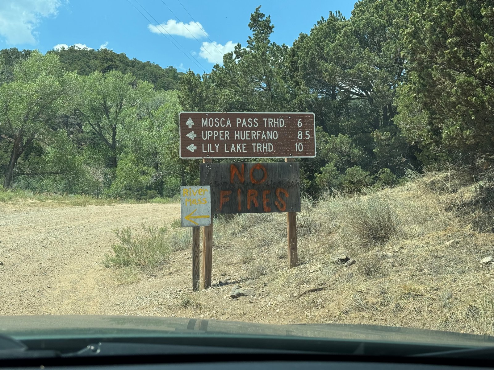 No Fires sign on Lily Lake road