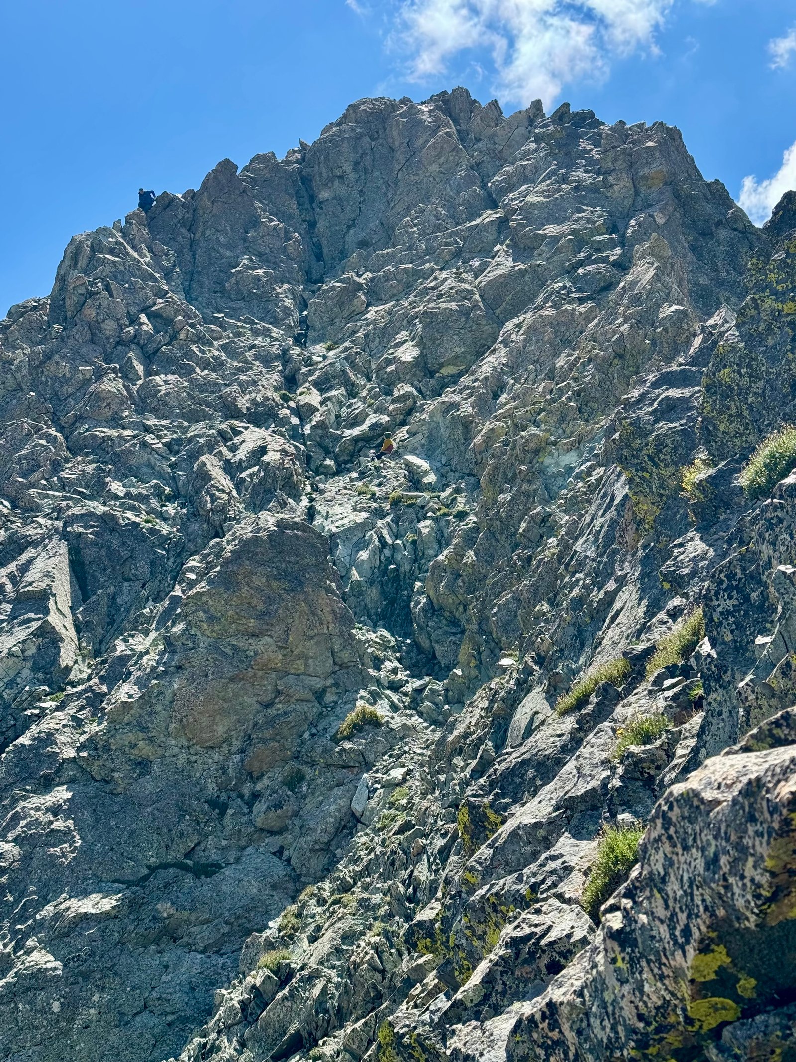 Lindsey crux climbers descending